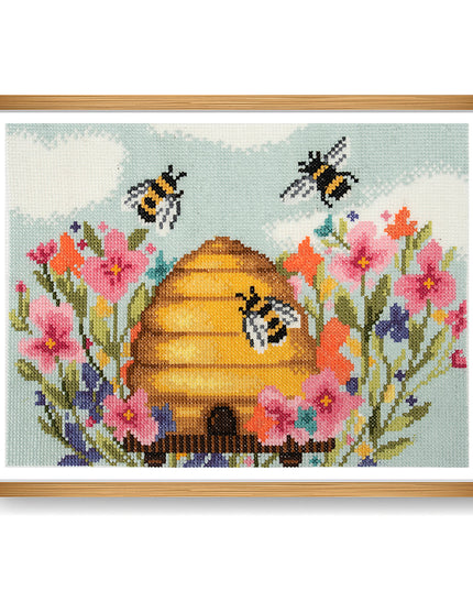 Counted Cross Stitch Kit: Large: Modern Bee