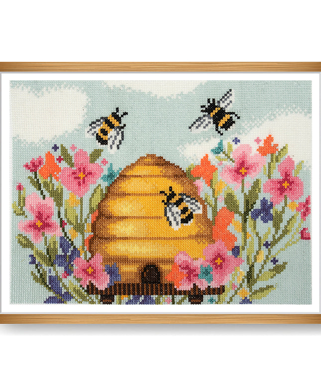 Counted Cross Stitch Kit: Large: Modern Bee