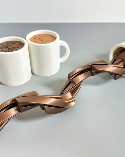 3D Printed Articulated Coffee Cup Fidget Toy – Flexible Desk Toy & Stress Relief Gift